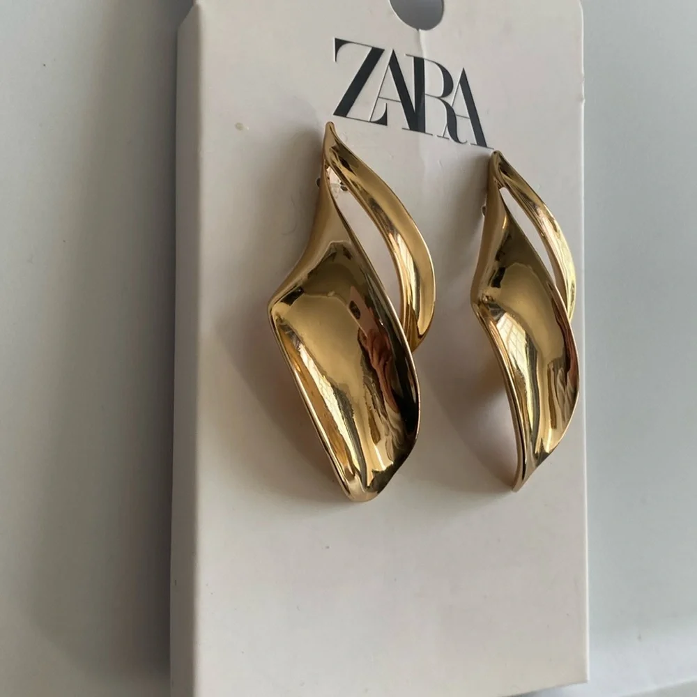 Zara nwt twisted